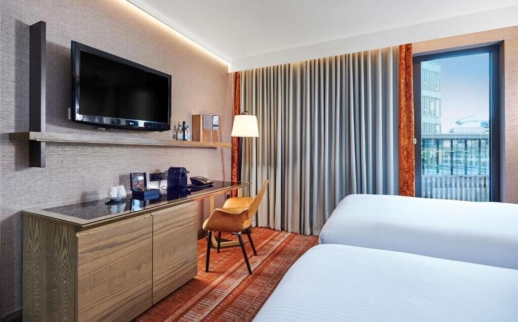 Фото Hilton London Tower Bridge Hotel 4*