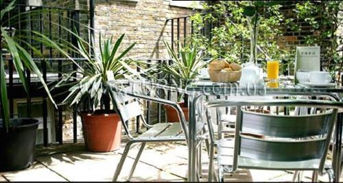 Готель Clarendon Grange 4*