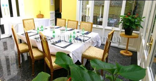 Готель Buckingham Grange 4*