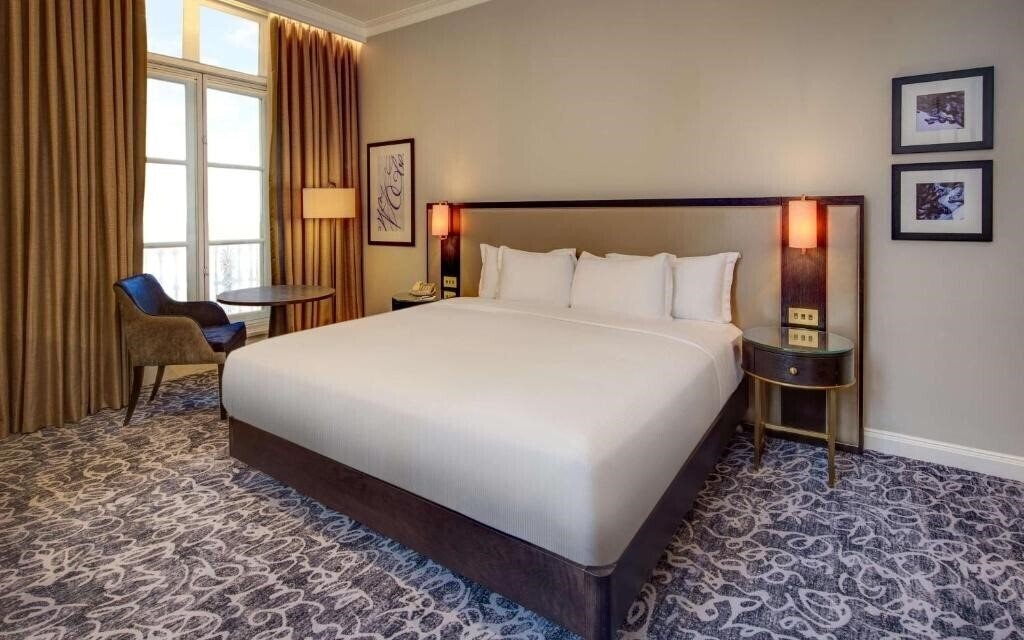 Фото Hilton London Euston 4*