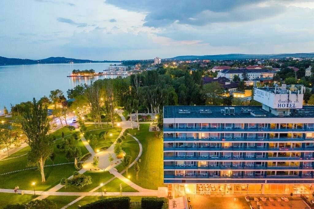 Отель Danubius Hotel Annabella 3*