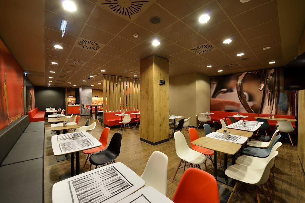 Фото Ibis Budapest City 3*