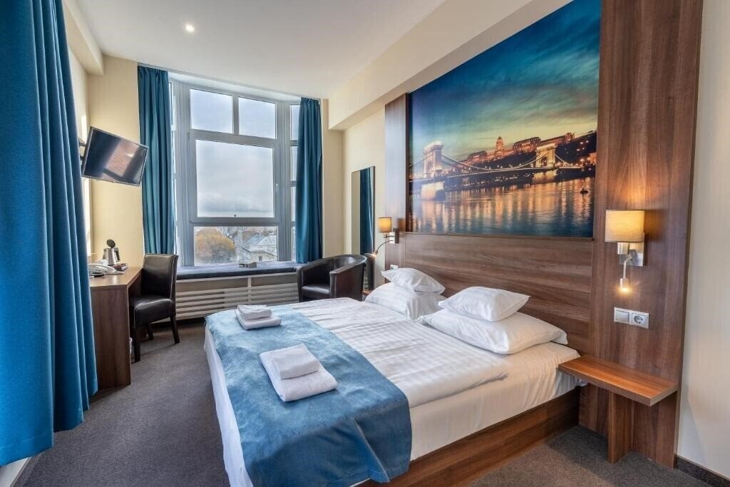 Фото MEDOSZ HOTEL 3*