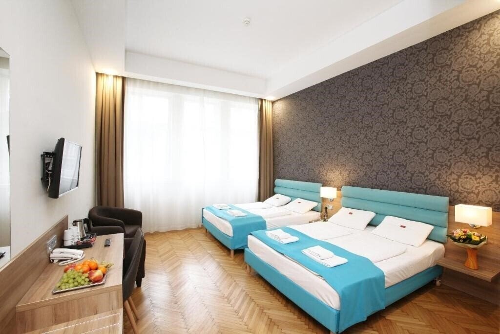 Фотография MEDOSZ HOTEL 3*