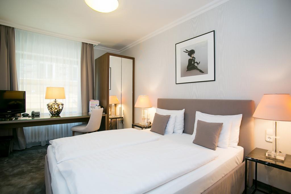 Готель Best Western Plus Hotel Ambra 4*