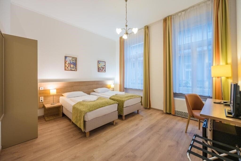 Фото Baross City Hotel 3*