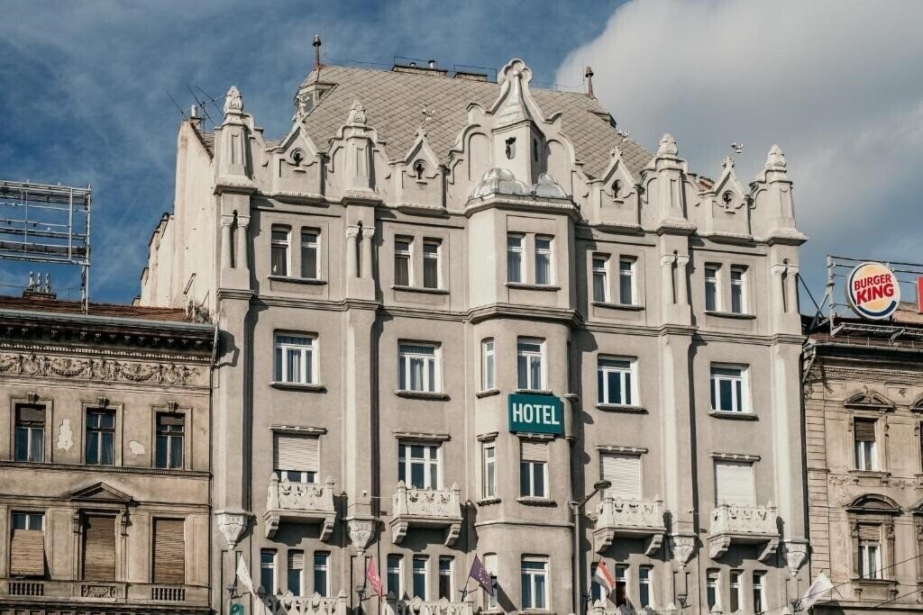 Готель Baross City Hotel 3*