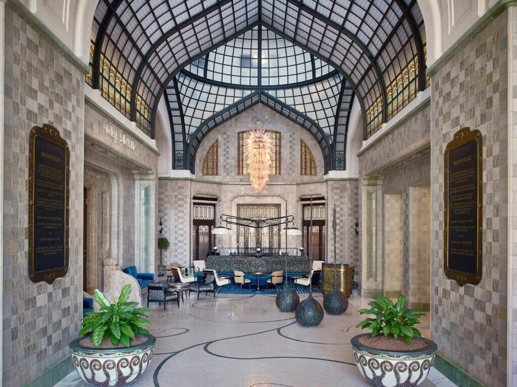Отель Four Seasons Gresham Palace 5*
