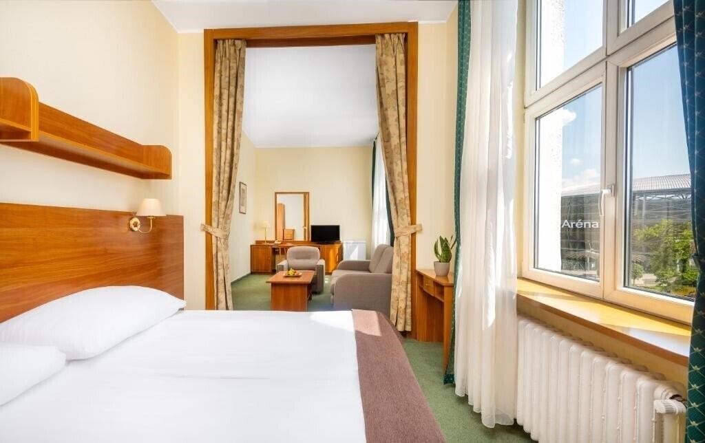 Фото Hunguest Hotel Millenium 3*