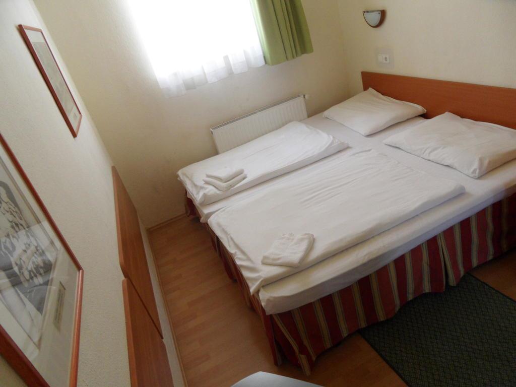 Готель Csaszar 3*