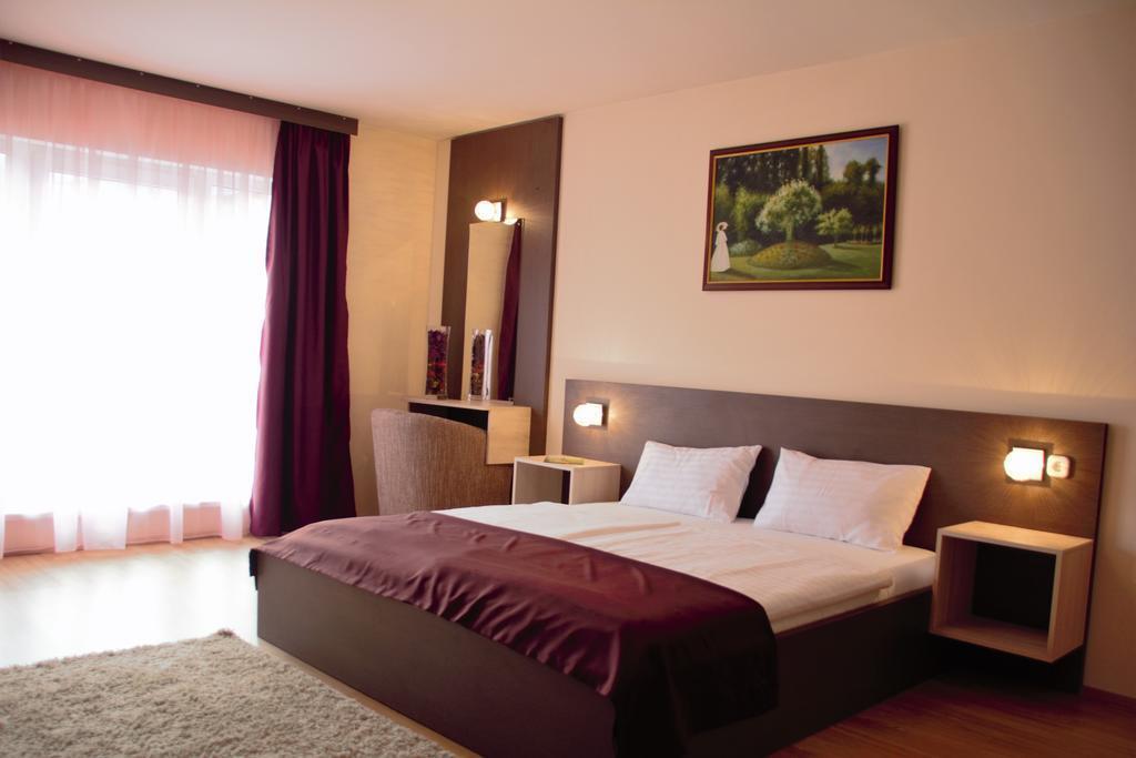 Готель Triple M Hotel 3*