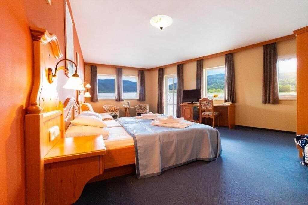 Готель Aquamarina Hotel 3*