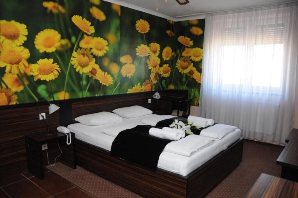 Картинка Central Green Hotel 3*