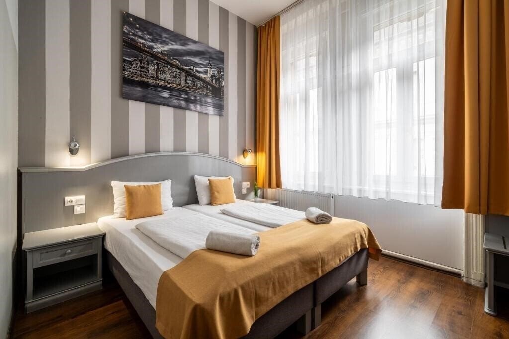 Фото Full Moon 1*