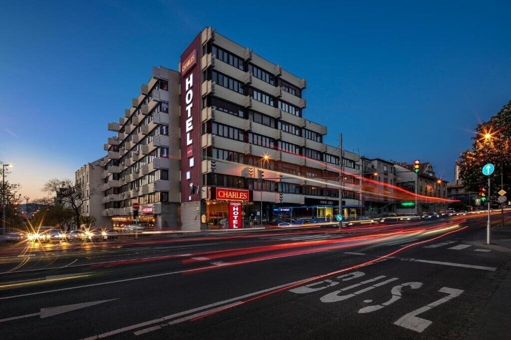 Готель Hotel Charles 3*