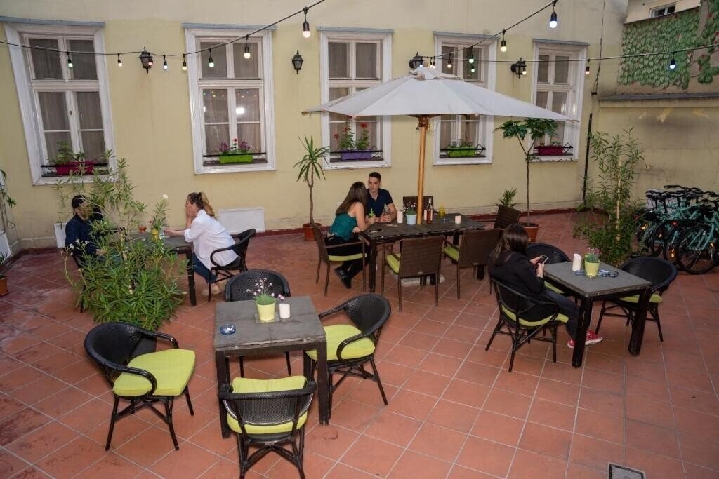Готель Marco Polo Hostel 2*