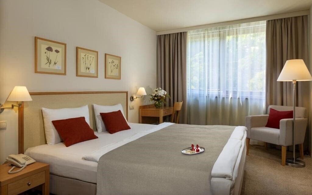 Фото Castle Garden 4*
