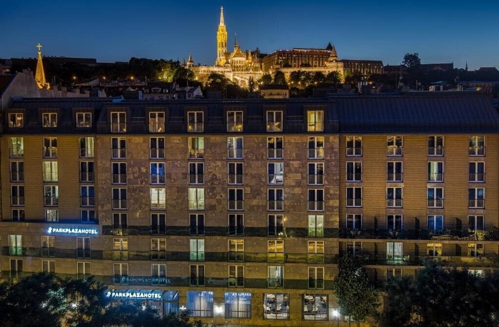 Готель Park Plaza Budapest 4*