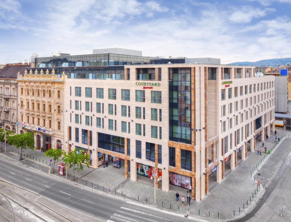 Отель Courtyard By Marriott Budapest City Center 4*