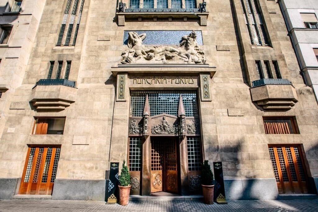 Отель Continental Hotel Zara 4*