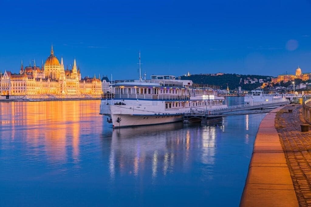 Готель Grand Jules Boat Hotel 3*