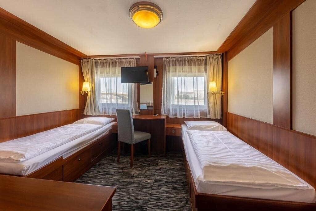 Зображення Grand Jules Boat Hotel 3*