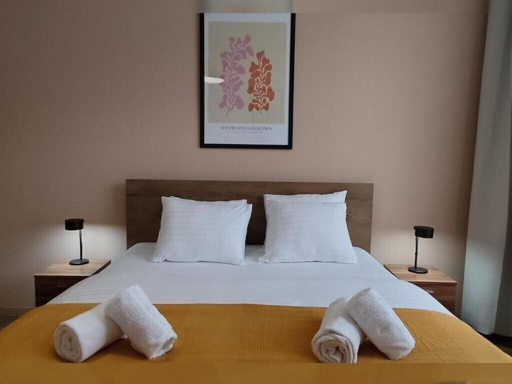 Готель Corvin Center Suites 4*
