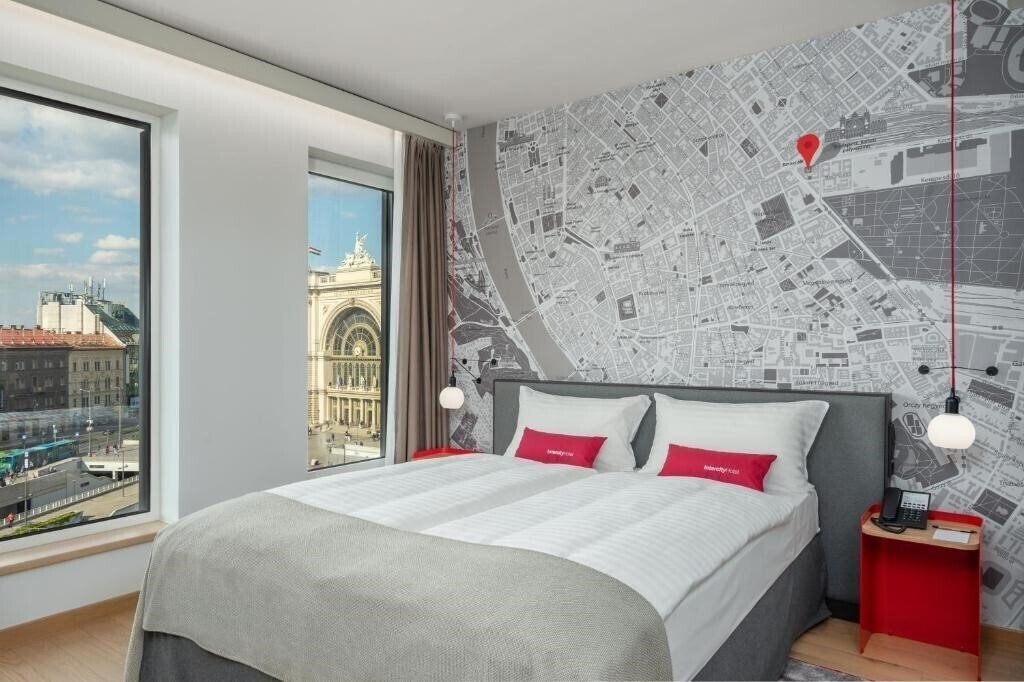 Готель Intercityhotel Budapest 4*
