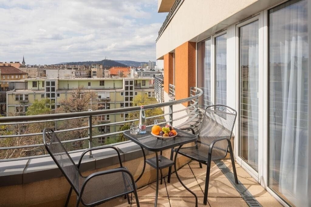 Фото Escala Hotel & Suites 4*