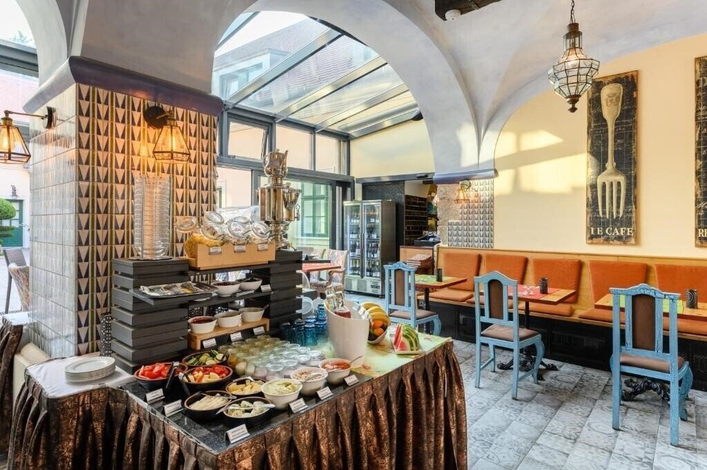 Фото Maison Bistro & Hotel 4*