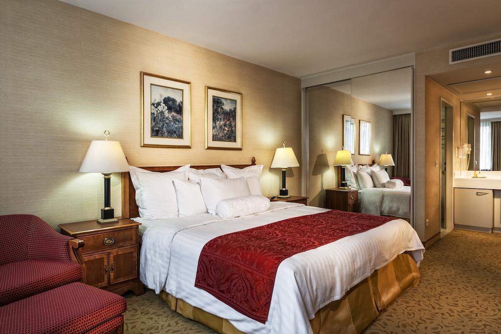 Отель Millennium Court 4*