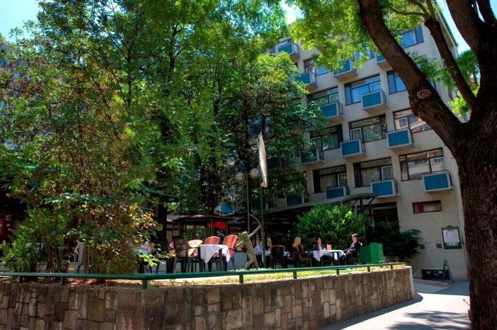 Отель Hotel Benczur 3*