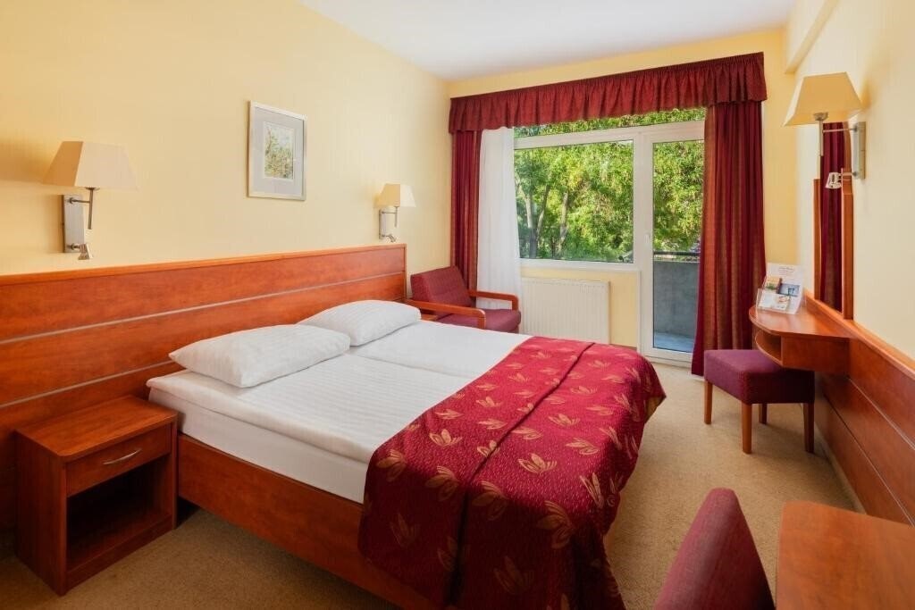 Фото Hotel Benczur 3*