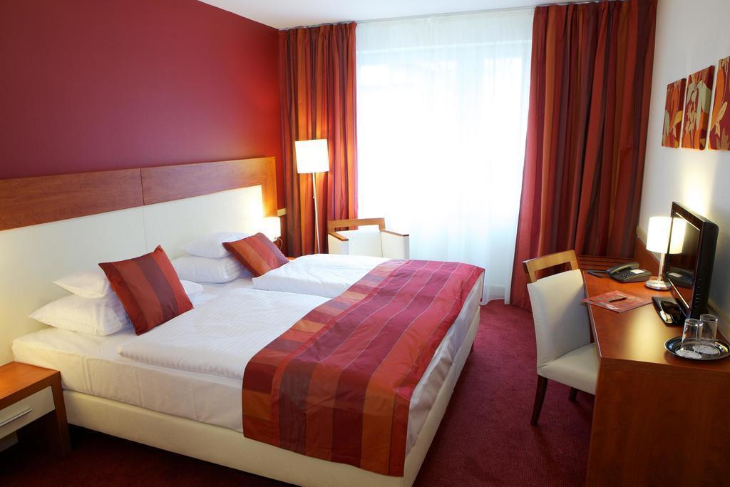 Готель City Inn Hotel 4*