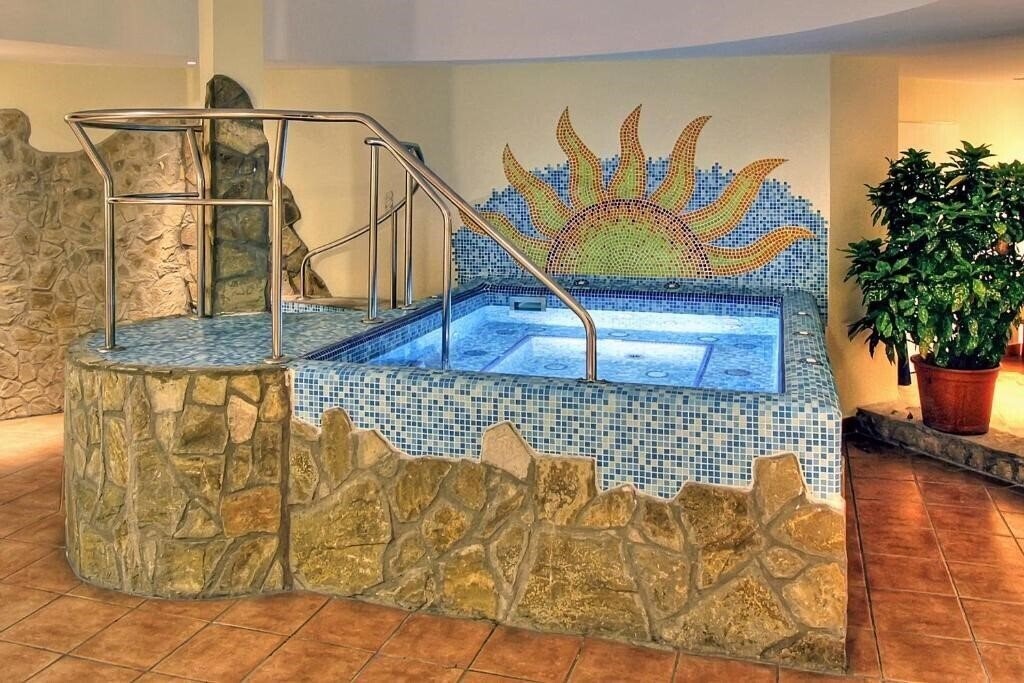 Фотографія Mediterran 4*