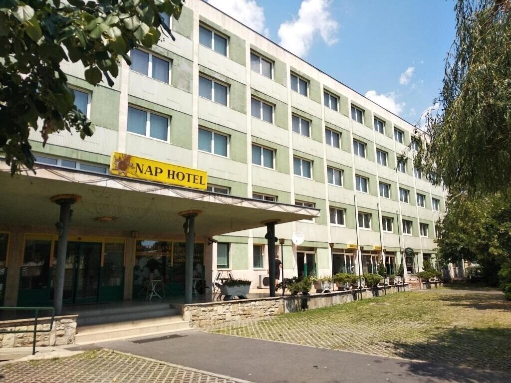 Готель Nap 3*