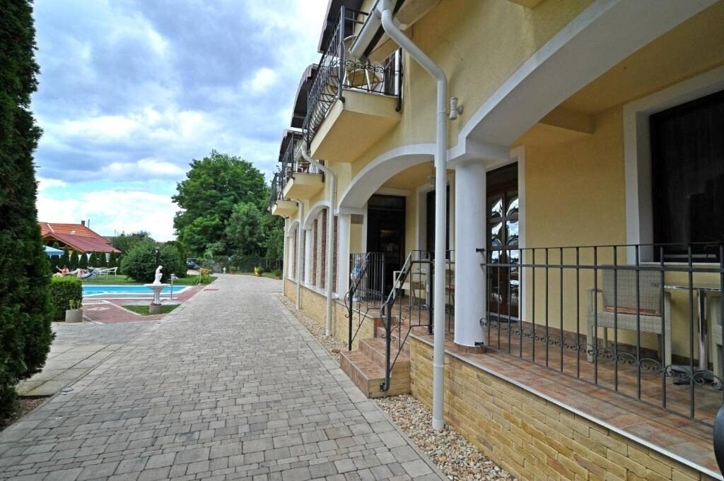 Отель Bajor Panzio Aparthotel Restaur (Adults Only) 3*