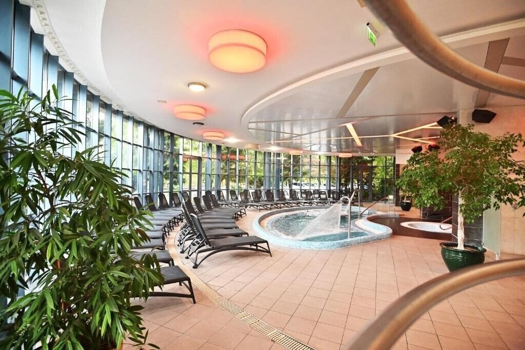 Отель Eger & Park 4*