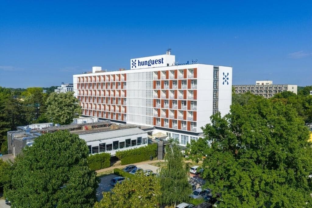 Отель Hungest Hotel Beke 4*