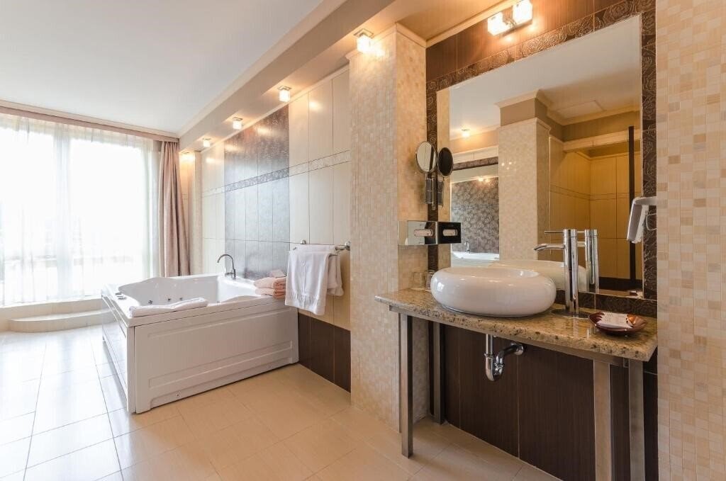 Фотография Hunguest Hotel Apollo 4*