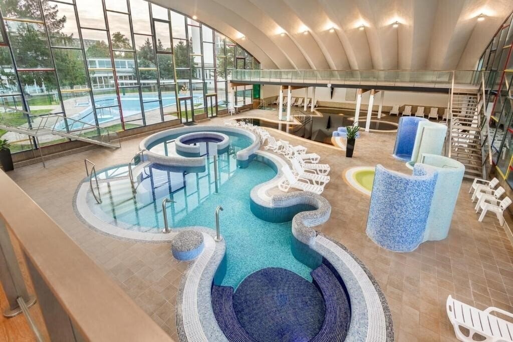Изображение Hunguest Hotel Apollo 4*