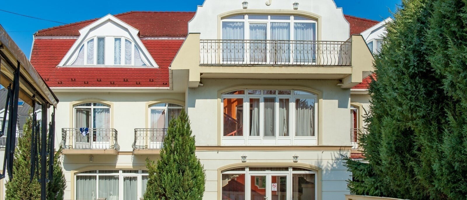 Готель Aqua Blue Hotel 4*