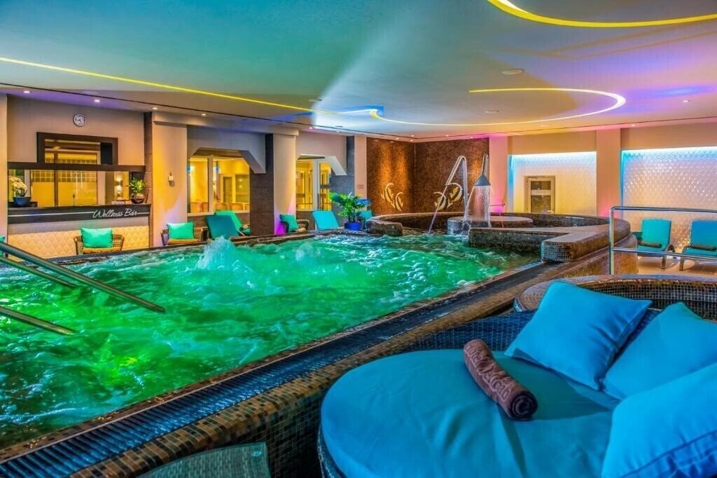 Готель Delibab 4*