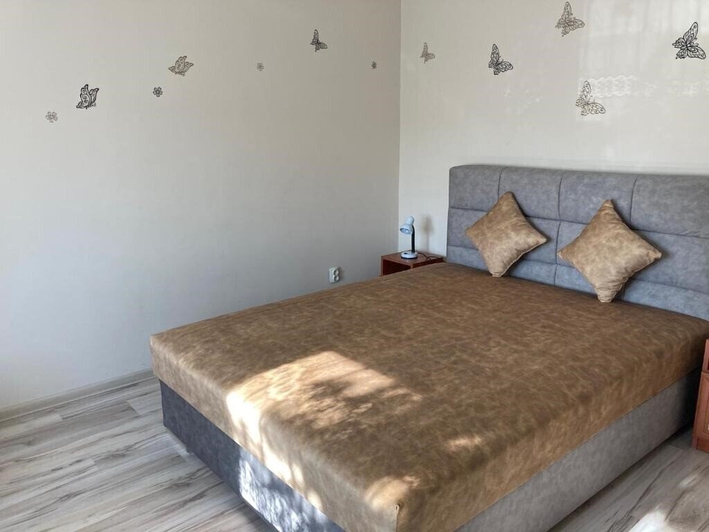 Отель Kristaly Apartman Aprt. 1*