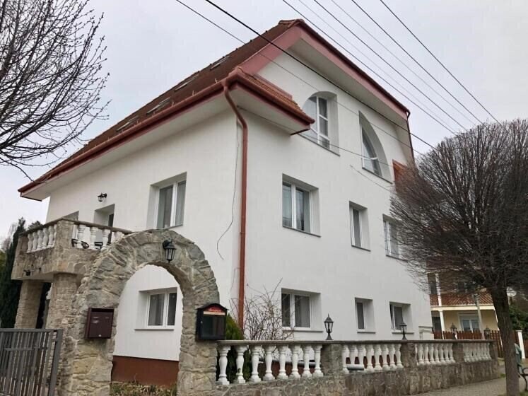 Отель Amadeus Villa 1*