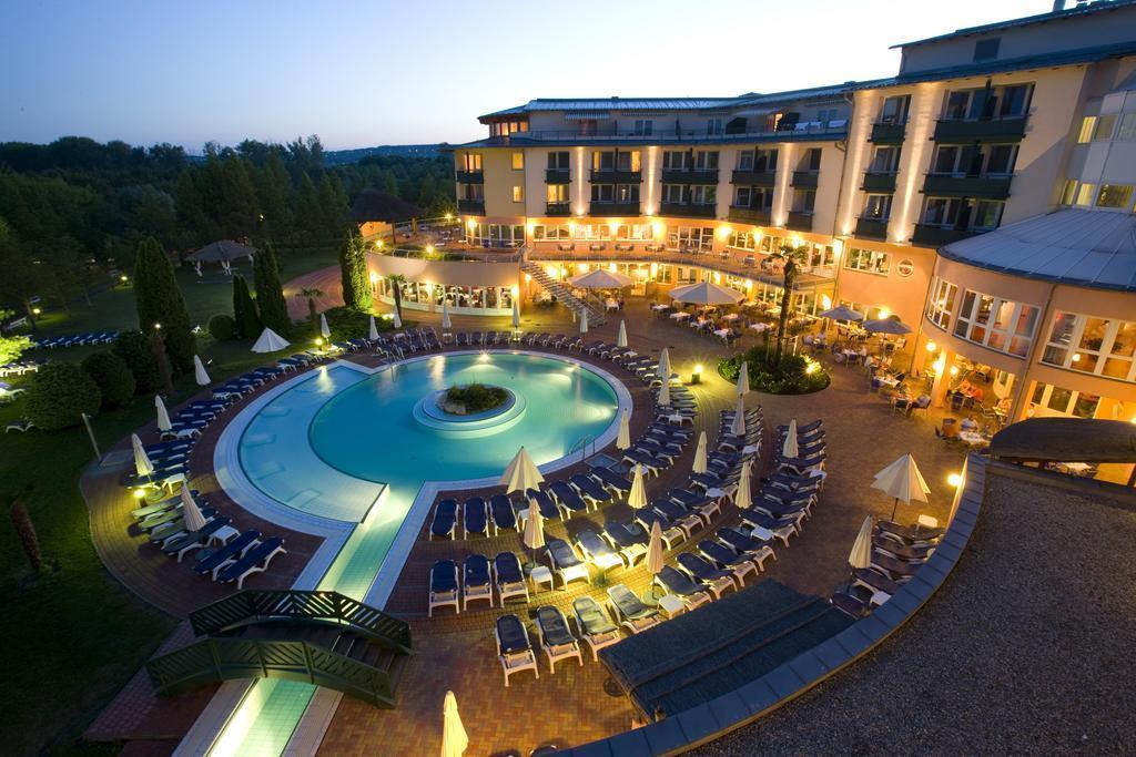 Готель Lotus Therme Hotel & SPA 5*