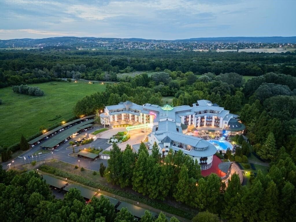 Готель Lotus Therme Hotel & SPA 5*