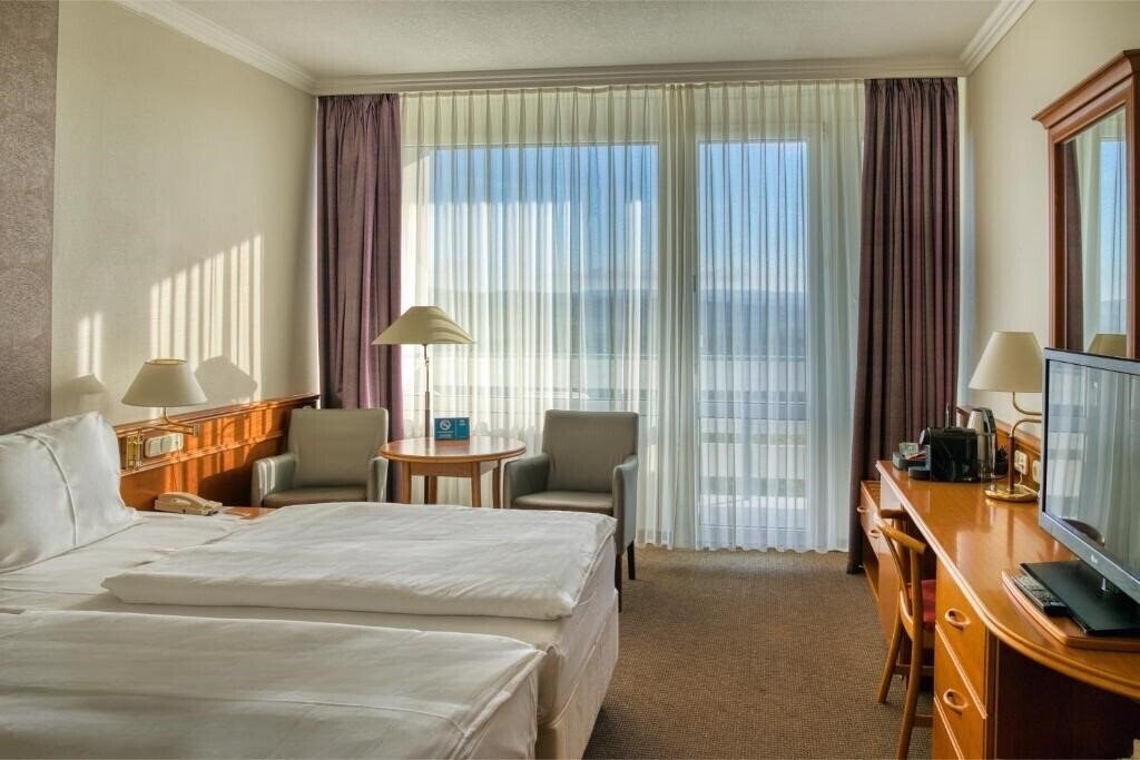 Фото Danubius Health SPA Resort Heviz 4*