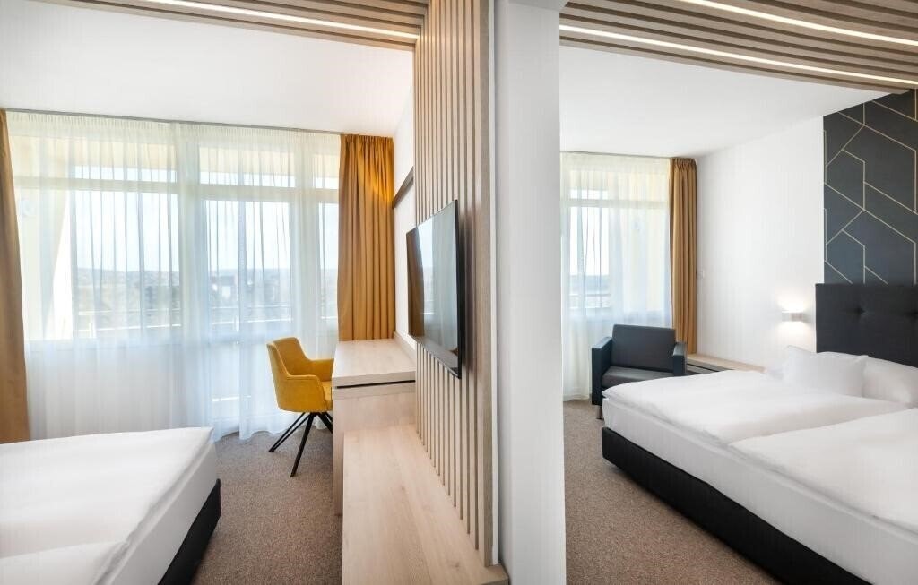 Фото Hunguest Hotel Helios 4*