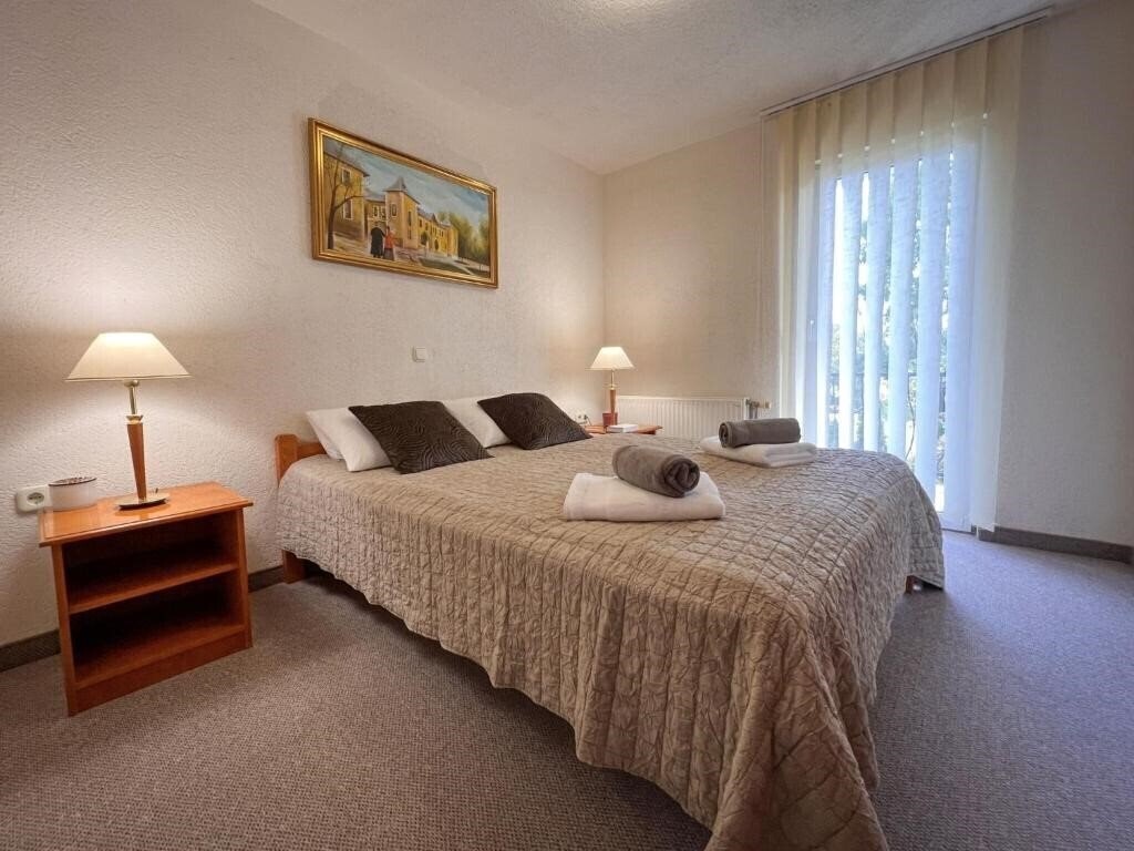 Отель Tim-Pa Apartmanhaz 3*